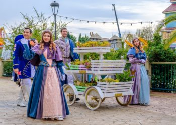 Тысячу букетов подарят гостьям Сочи Парка 8 марта