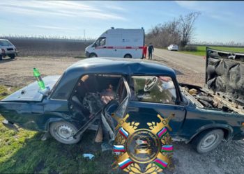 В ДТП с «пятеркой» и Mitsubishi на Кубани пострадали два человека