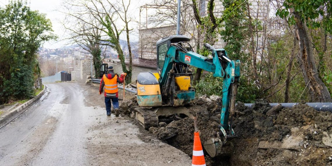 В Хостинском районе Сочи увеличивают пропускную способность водоводов