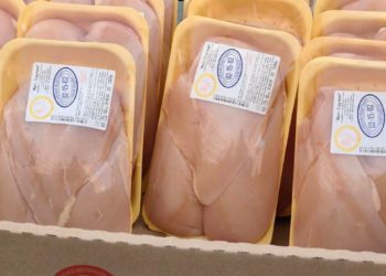 «Курица дороже говядины»: кубанцы высказались о ценах на ярмарке выходного дня