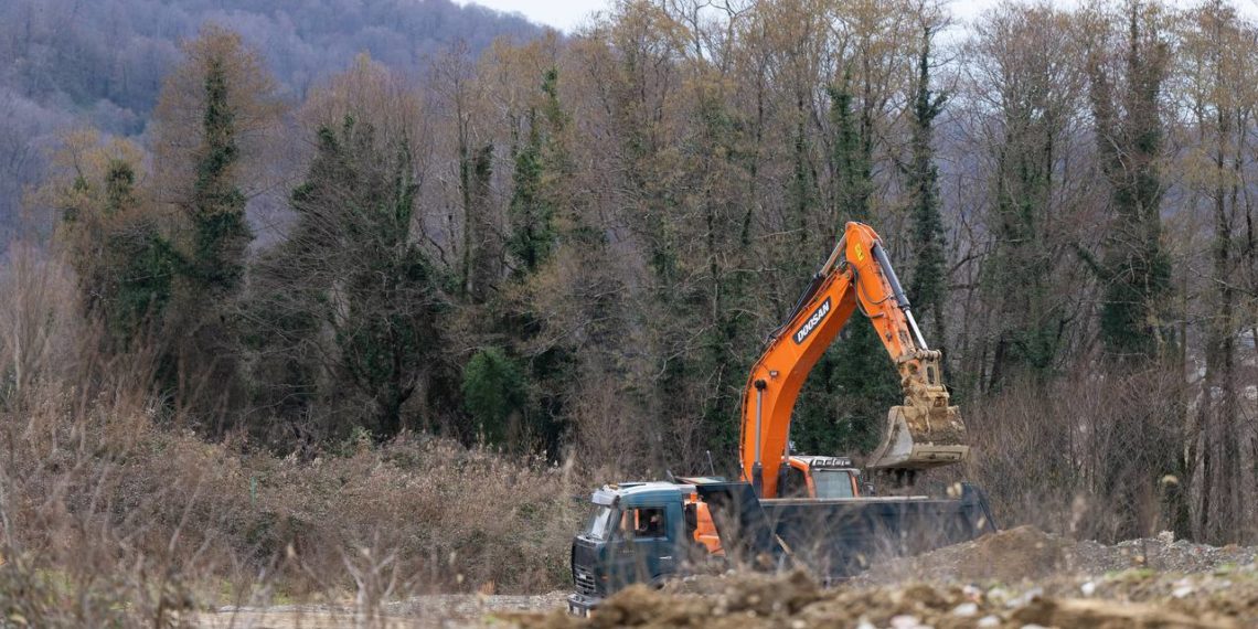В Верхнениколаевском в Сочи строят сети водоснабжения и водоотведения