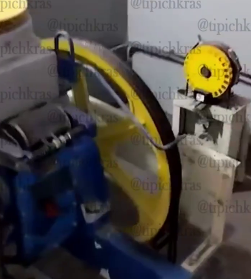 В  многоэтажке Краснодара снова сорвался лифт с человеком