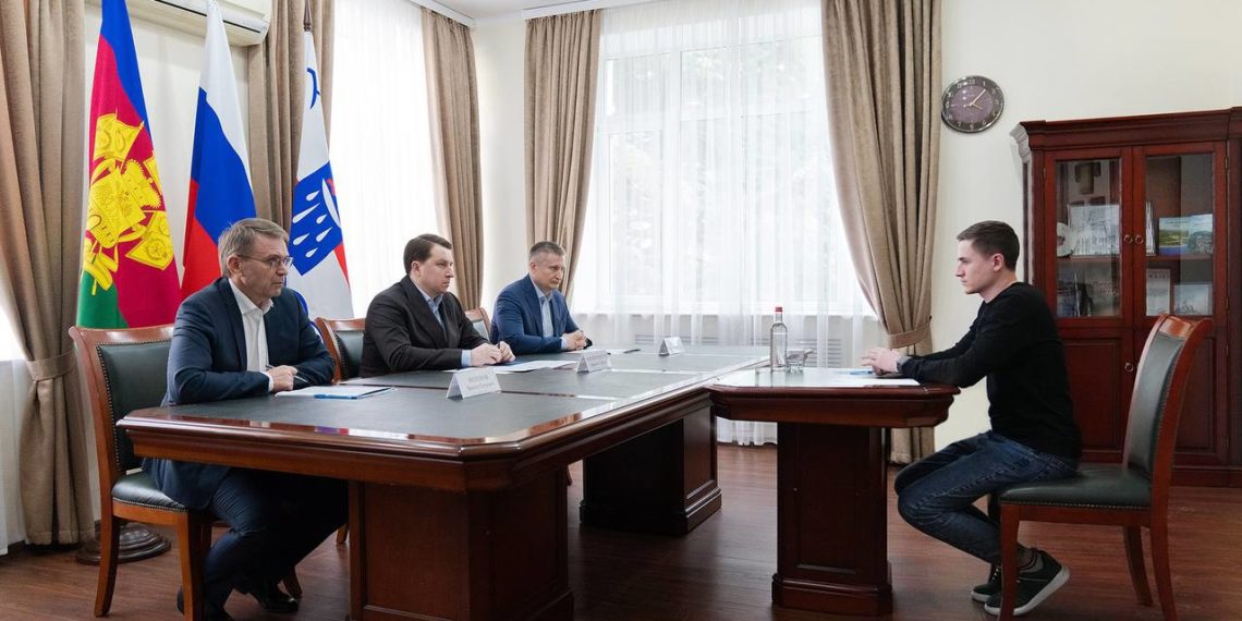 Копайгородский ответил на вопросы сочинцев на личном приеме