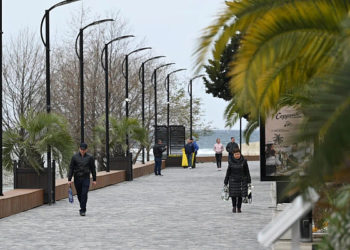 В Адлерском районе Сочи открылась реконструированная морская набережная