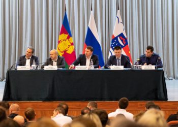 Копайгородский обсудил благоустройство с жителями Черемушек