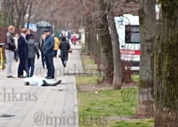 В Краснодаре на аллее у института культуры скончался мужчина