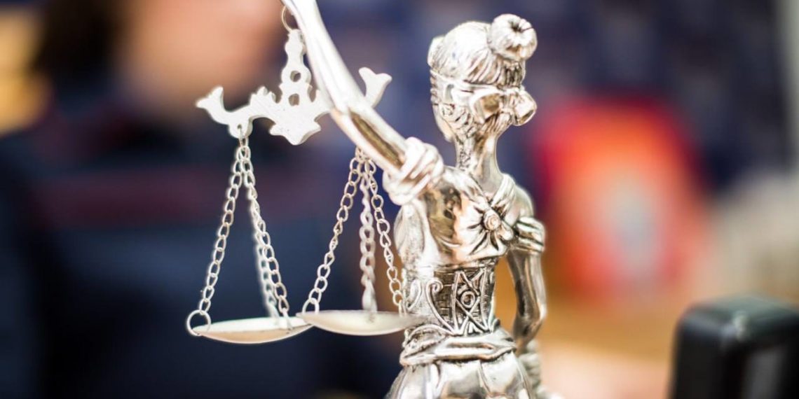 В Краснодаре будут судить зарезавшую сожителя женщину