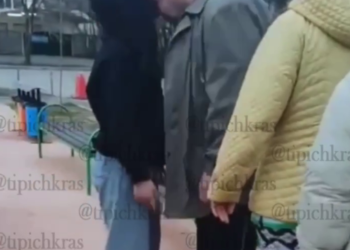 В Краснодаре на детской площадке мужчина ударил головой девочку-подростка