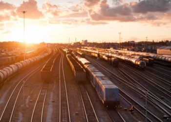 На Кубани семиклассник залез на вагон поезда и попал в реанимацию