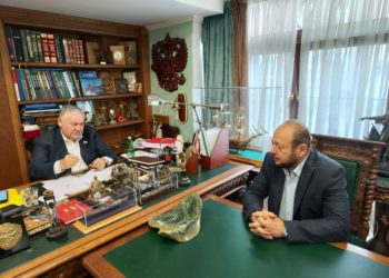 Затулин обсудил с сочинцами ремонт дорог и установку памятника погибшим в ВОВ