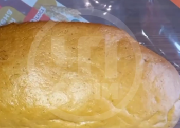 “Их тут просто миллион”: хлеб с лобковыми волосами поступил в продажу в Сочи