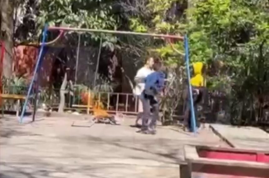 В Сочи подростки разожгли костер и подрались с мужчиной