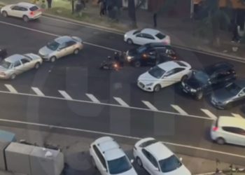 В Сочи иномарка сбила человека на мопеде