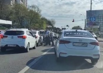 Полицейские задержали сочинца за драку на дороге