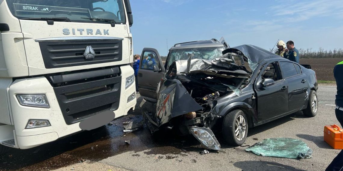 Во втором за сутки смертельном ДТП на Кубани погибли два человека