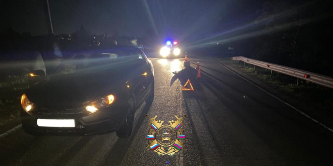 На Кубани «Лада» переехала лежащего на дороге 30-летнего мужчину