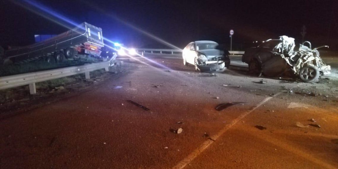 В ДТП с КамАЗом на Кубани погибли водитель и пассажир «десятки»