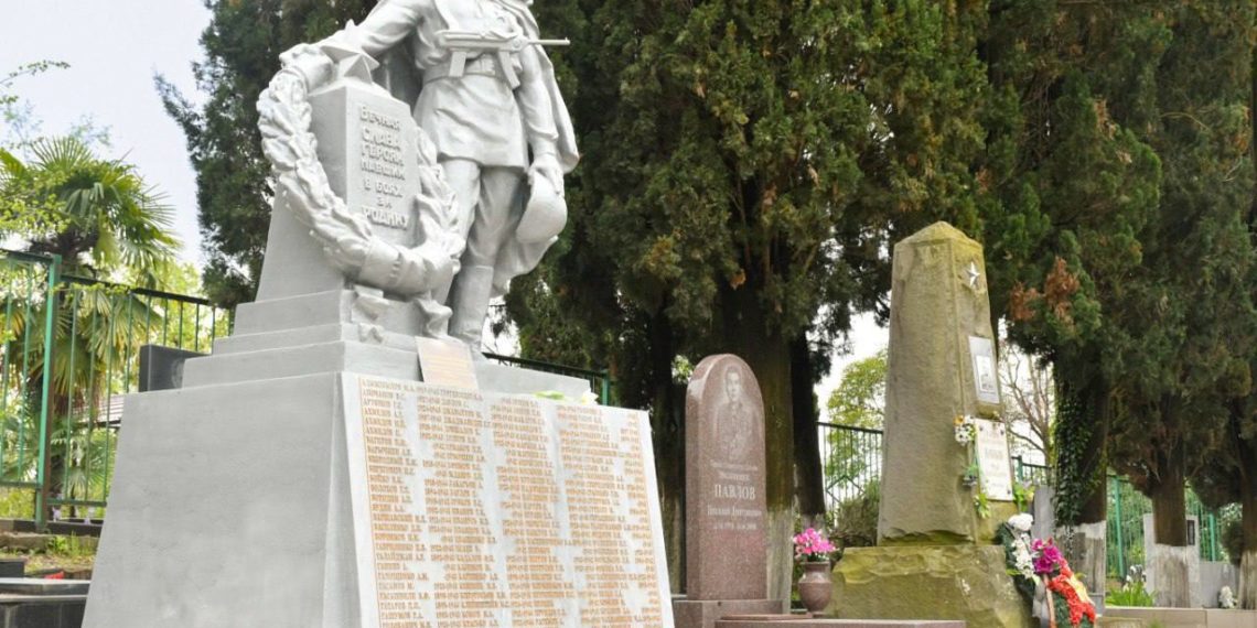 Копайгородский поручил привести в порядок более 100 кладбищ в Сочи