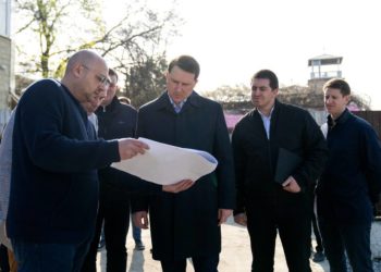 Копайгородский осмотрел самые популярные пляжи Хостинского района