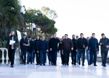 Копайгородский провел обход пляжей Адлерского района Сочи