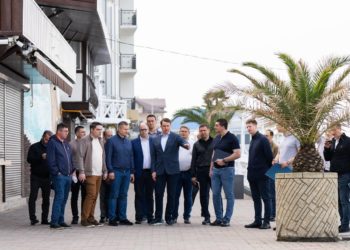 Копайгородский провел обход пляжей Лазаревского района