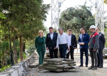 Копайгородский: в Сочи благоустроят Приморский парк к лету 2024 года