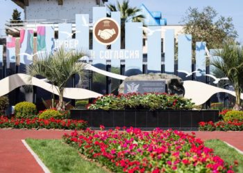 Копайгородский: монумент погибшим приставам появился на месте самостроев