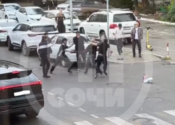 Массовая драка с “огоньком” в Адлерском районе Сочи попала на видео