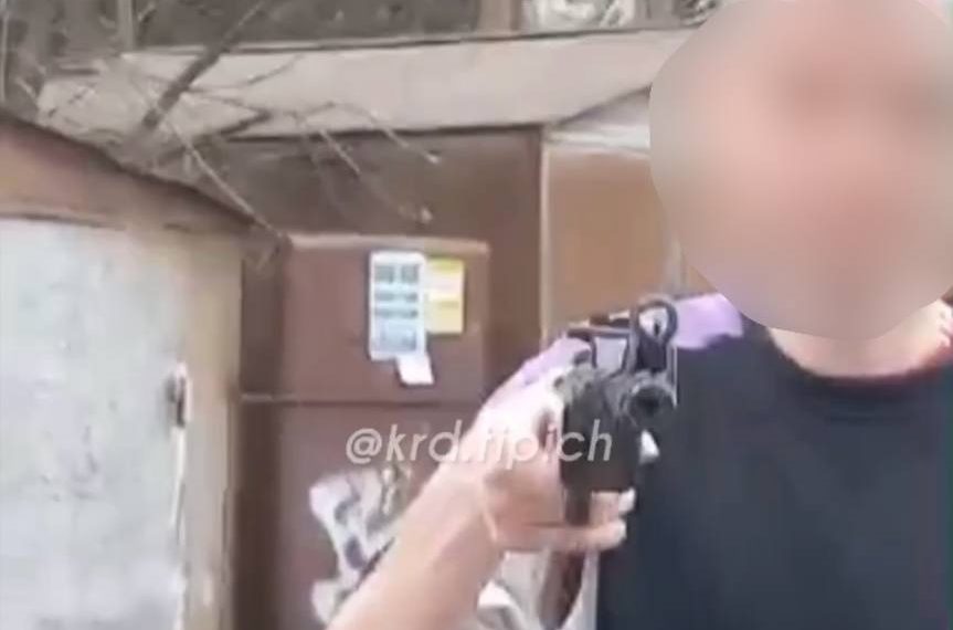 В Краснодаре мужчина стрелял в голубей и сделавшую ему замечание женщину