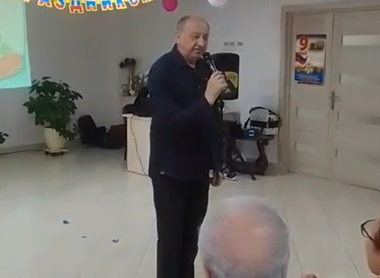 В Краснодаре автор «Николаевского бульвара» вышел на паперть с протянутой рукой