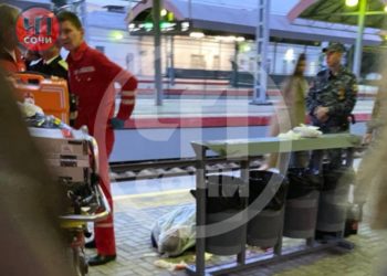 В Сочи на платформе железнодорожного вокзала около урн скончался мужчина