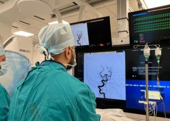 На Кубани пациентке с аневризмой впервые установлен внутрисосудистый имплантат