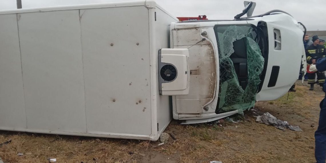 В ДТП с грузовиком на Кубани пострадали пять человек