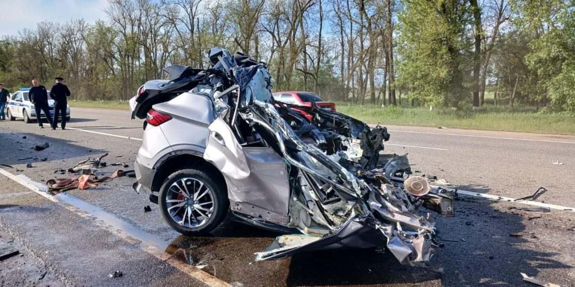 Погибший в ДТП на Кубани 14-летний школьник угнал машину у отца