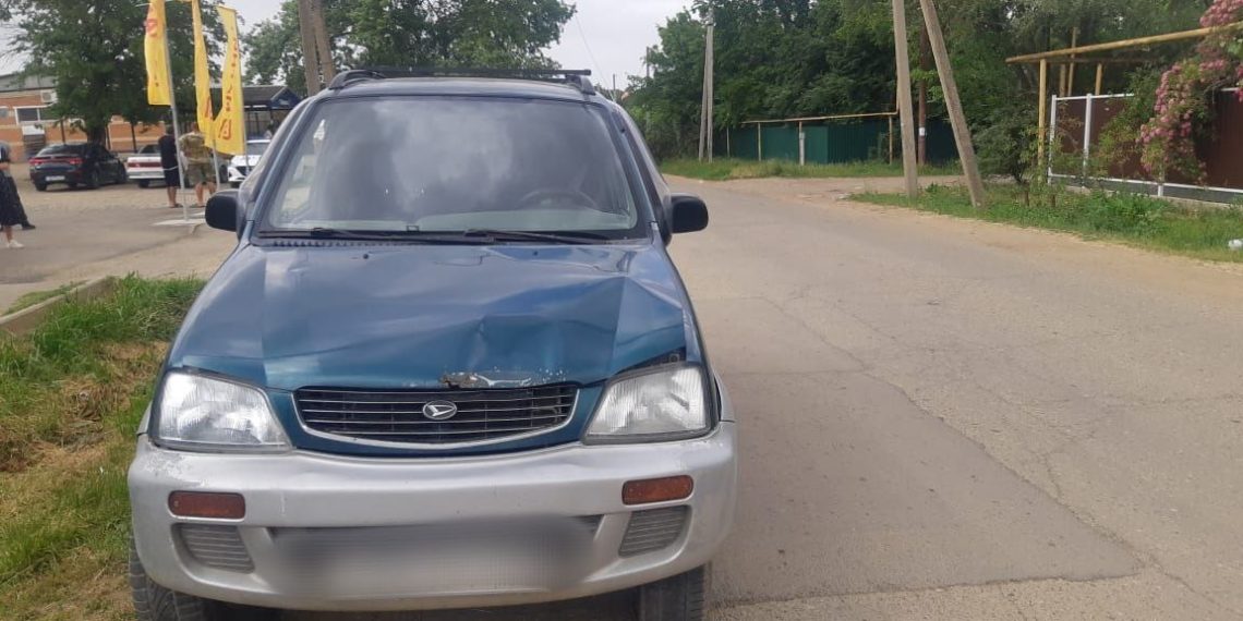 В Краснодарском крае иномарка сбила 15-летнего подростка