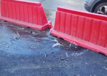 В Сочи дорогу залило фекалиями