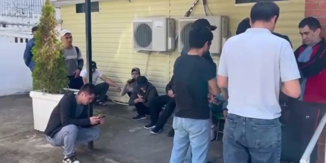 В Сочи 27 иностранцев доставили в полицию