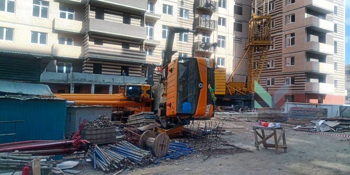 В Краснодаре рухнул 50-метровый строительный кран