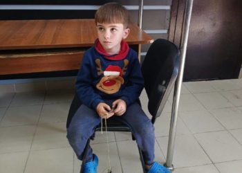 В Сочи полиция ищет родителей мальчика, найденного у проезжей части