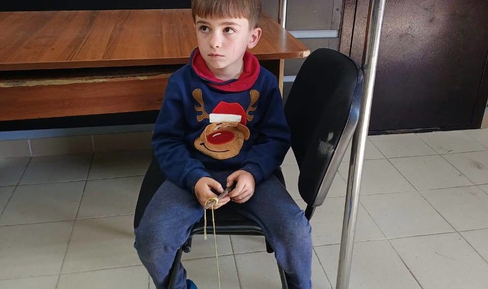 В Сочи полиция ищет родителей мальчика, найденного у проезжей части