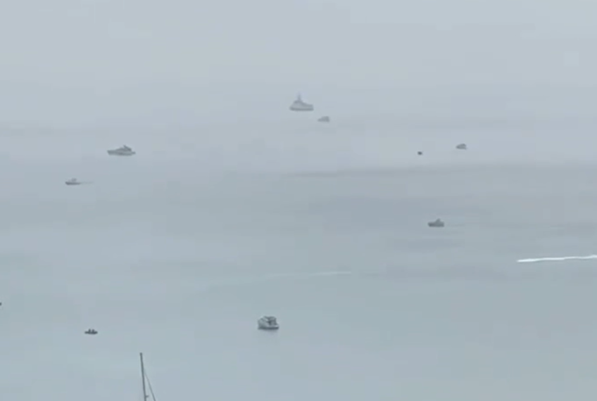 В Сочи вновь сняли на видео витающие в облаках морские корабли