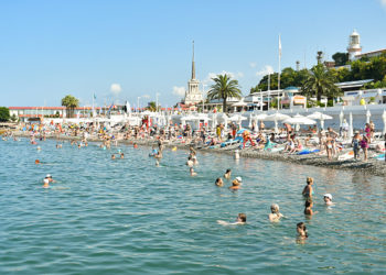 Выяснилось, когда в Сочи и Крыму стартует купальный сезон. Вильфанд прогнозирует