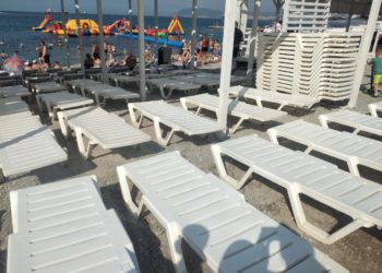 В Сочи мужчину и женщину арестовали на трое суток за секс на пляже