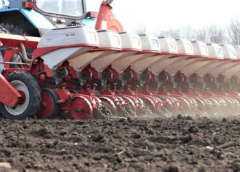 Кондратьев: на Кубани яровые засеяли на площади более 1,7 млн гектар