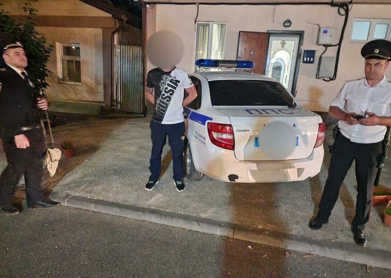 Турист в Анапе ударил полицейского во время задержания