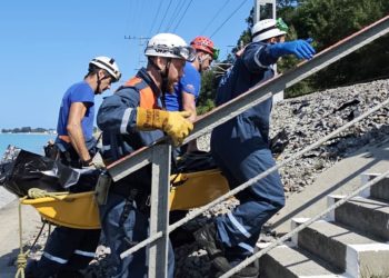 На пляже в Сочи нашли мертвого мужчину