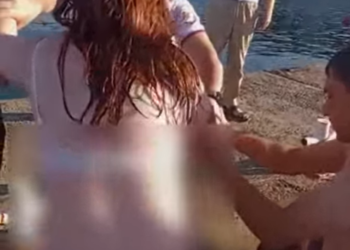 В Сочи из моря спасатели эвакуировали спящую 50-летнюю женщину