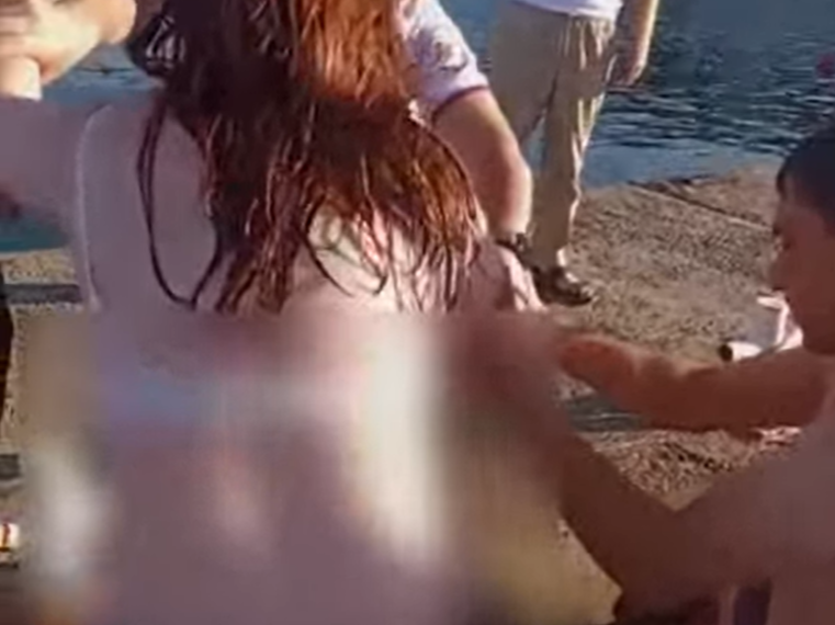 В Сочи из моря спасатели эвакуировали спящую 50-летнюю женщину