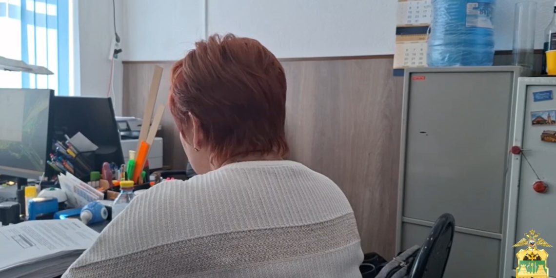 В Краснодаром крае лжедиректор обманул сотрудницу компании