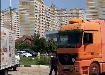 В Краснодаре фура переехала велосипедиста на улице Красных Партизан